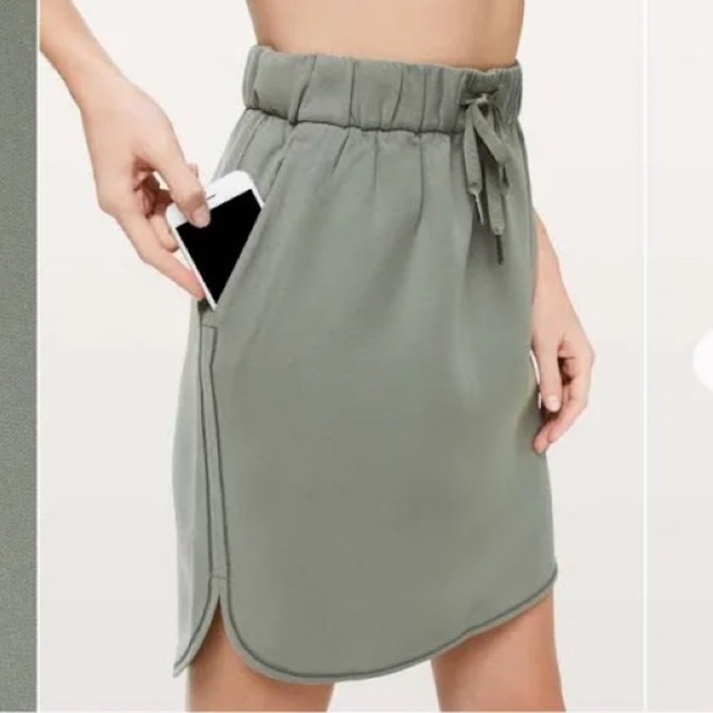 Lululemon On the Fly Skirt
